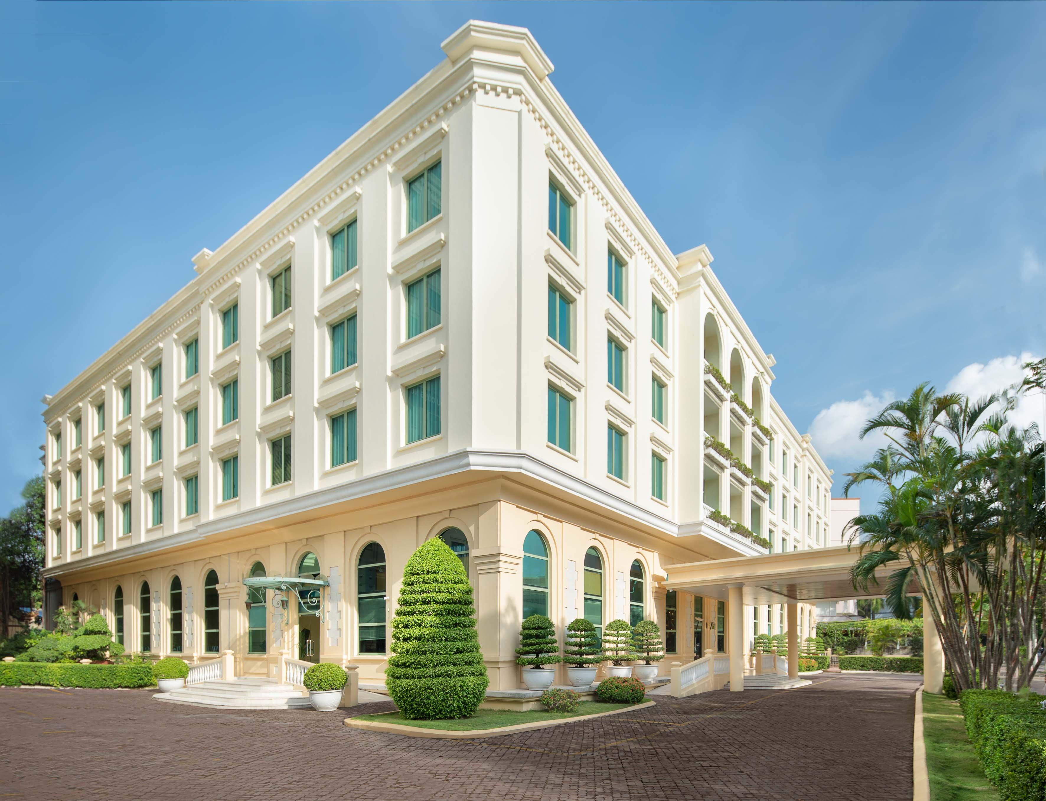 Avani Hai Phong Harbour View Hotel Exteriör bild